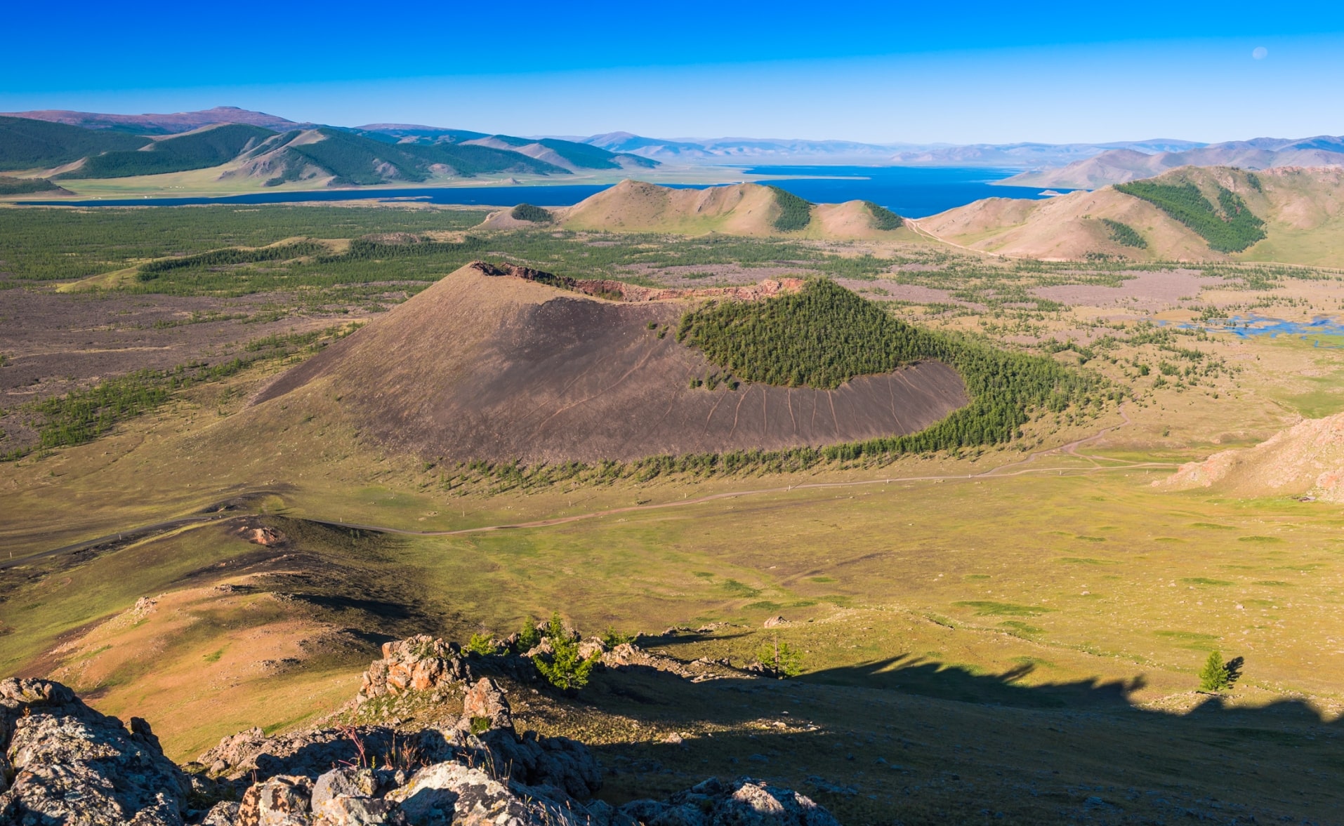 <span> Day 10 </span> Khorgo Volcano - Lake Terkhiin Tsagaan (200km)